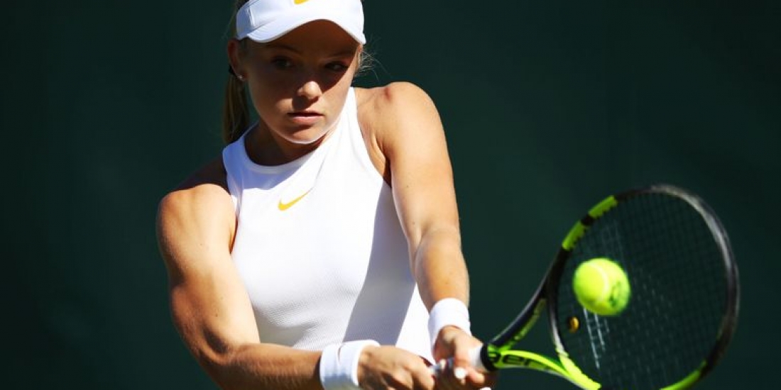 harriet-dart-drop-volley-hit